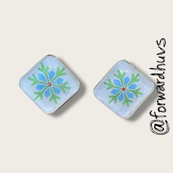 Bundle Sale 3 for $15 | Snowflake Design Plastic Earrings - Picture 5 of 7